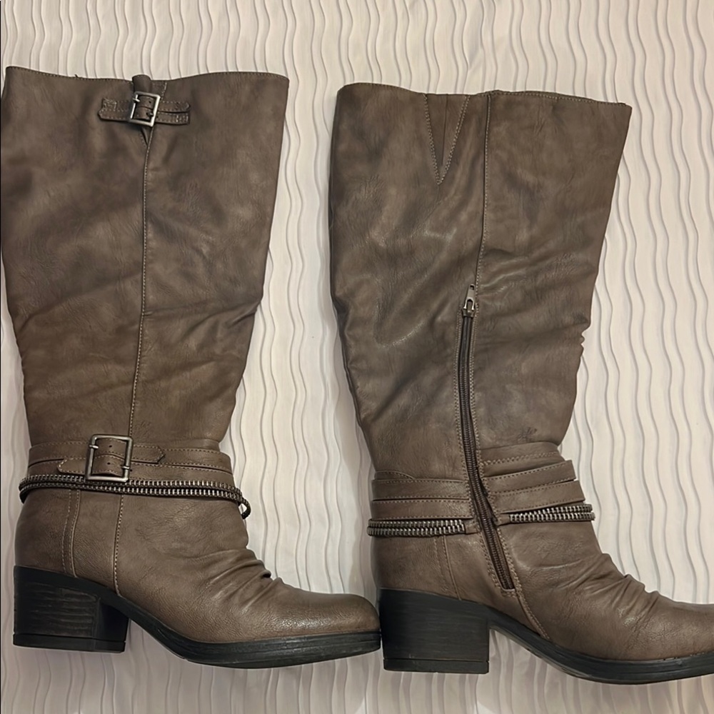 Carlos by Carlos Santana Brown Heeled Boots with Buckle Straps